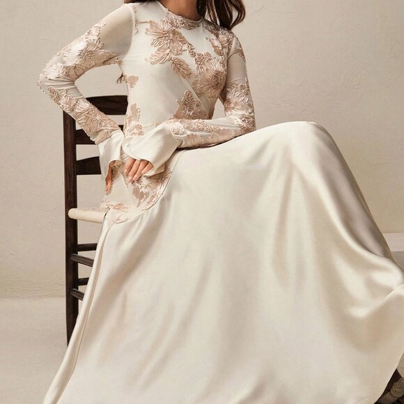 Champagne Elegant Women's Fitted Round Neck Long Sleeve Long maxi Dress - Picture 5 of 7